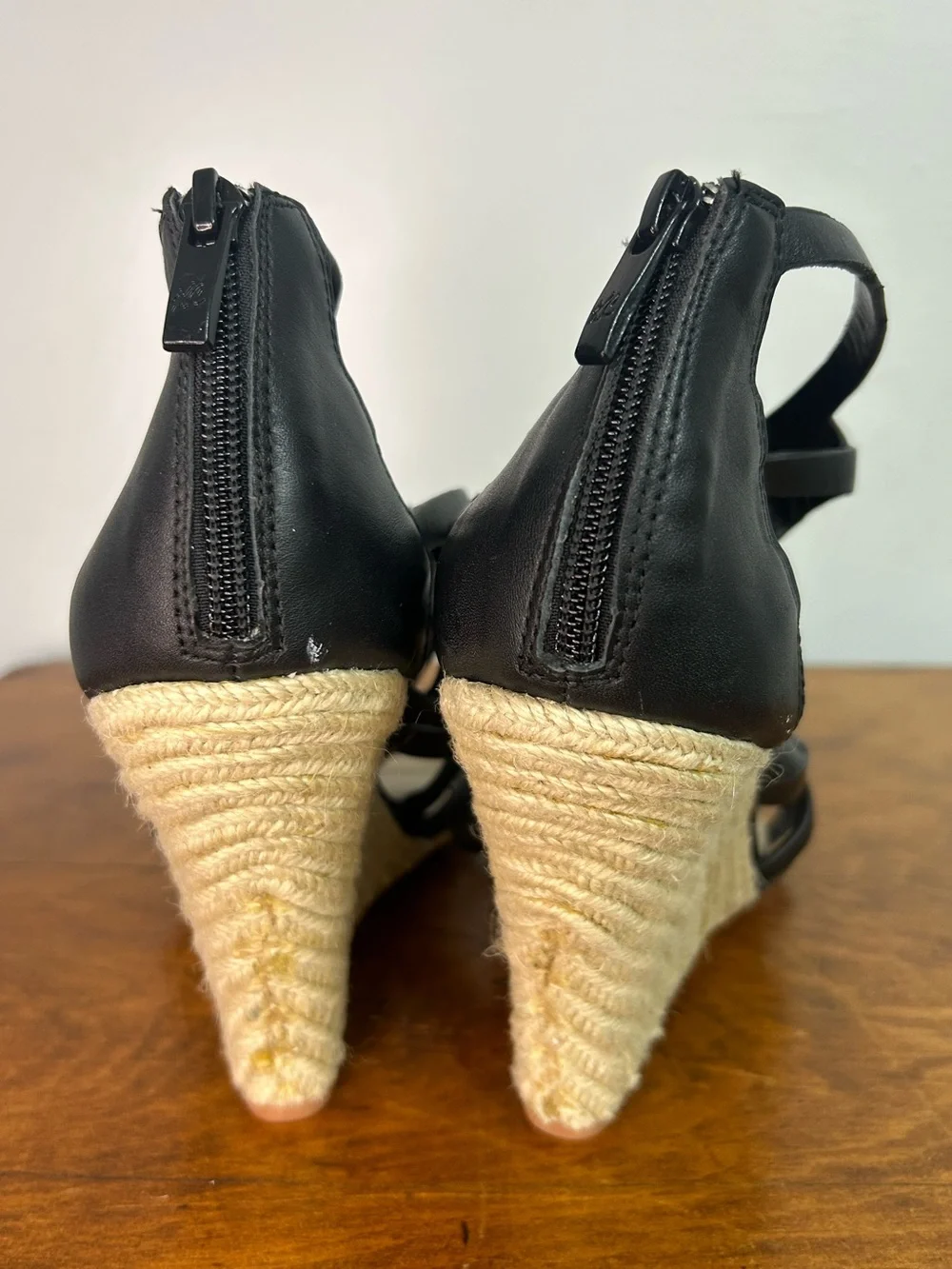 Kristin Cavalarri Chinese Laundry Black Strappy Espadrille Wedge size 10